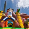 Structure gonflable Multiplay Bateau Pirate L en location